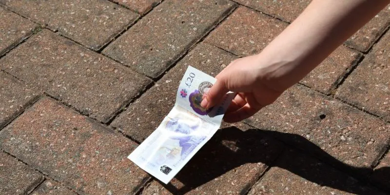 Tổng hợp các con số mang lại tài lộc khi mơ lượm tiền