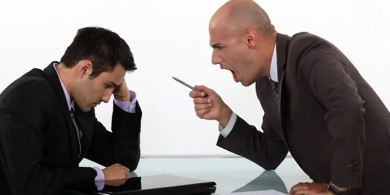 Những điềm báo khi nằm mơ bị đuổi việc 